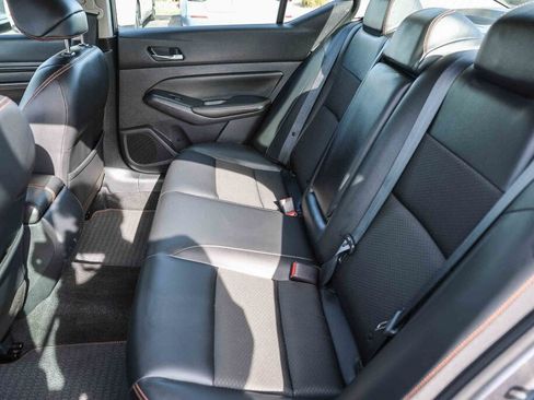 Used 2020 Nissan Altima 2.5 SR w/ Premium Package image 9