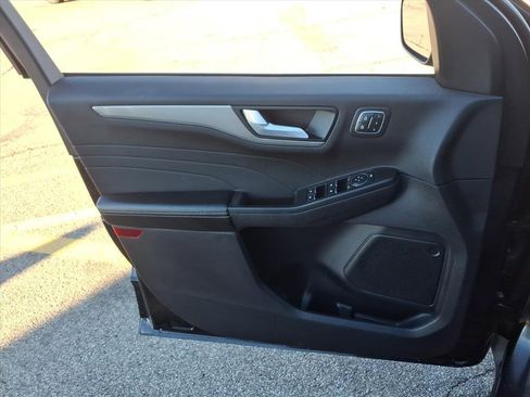 Used 2022 Ford Escape Titanium image 21