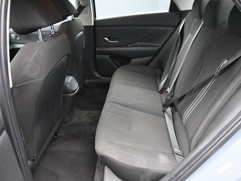 Used 2023 Hyundai Elantra SEL w/ Convenience Package image 12