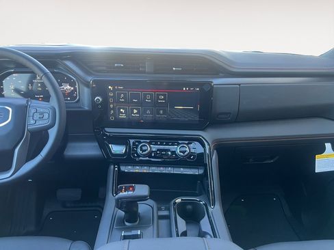 New 2026 GMC Sierra 1500 AT4 w/ AT4 Premium Package AWD/4WD image 11
