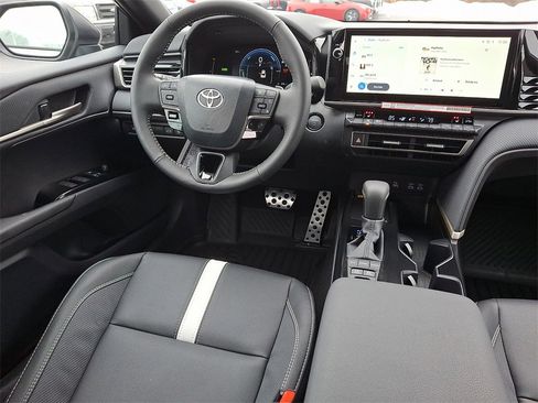 New 2026 Toyota Camry SE image 10