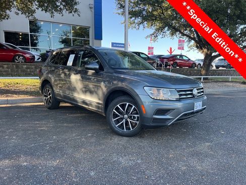 Used 2021 Volkswagen Tiguan SE image 1