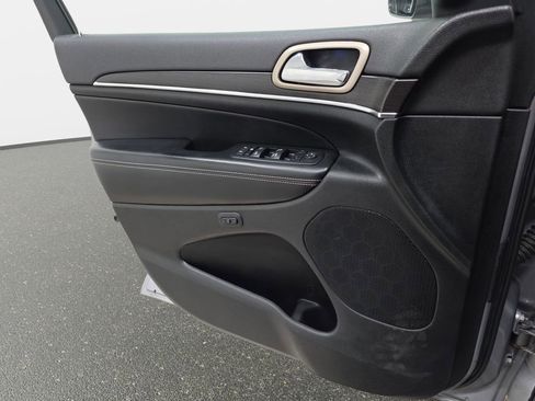 Used 2014 Jeep Grand Cherokee Limited AWD/4WD image 26