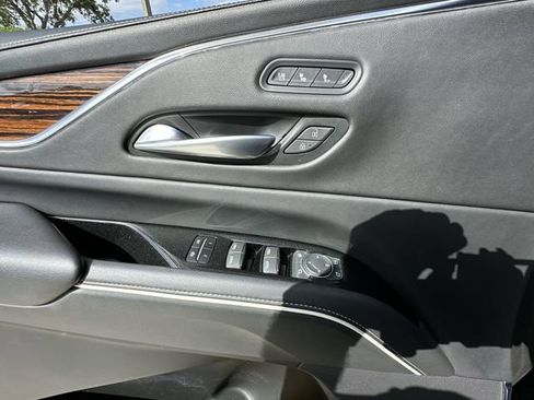 Used 2022 Cadillac Escalade Premium Luxury w/ LPO, Illumination Package RWD image 21