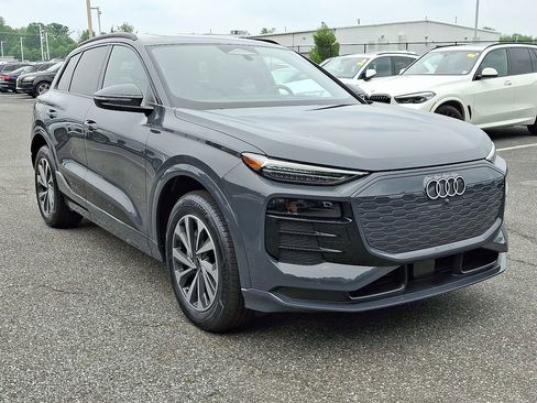 Used 2025 Audi Q6 e-tron Premium Plus w/ Premium Plus image 2