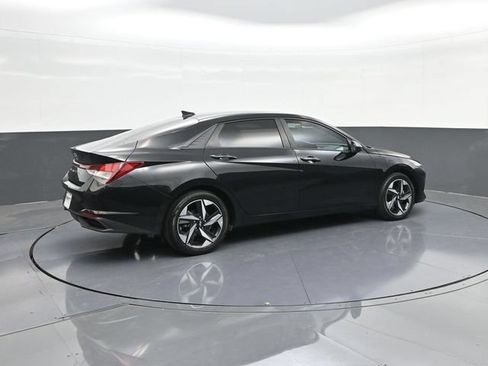 Used 2023 Hyundai Elantra SEL w/ Convenience Package FWD image 15