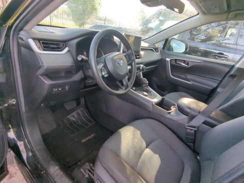 Used 2024 Toyota RAV4 XLE AWD/4WD image 7
