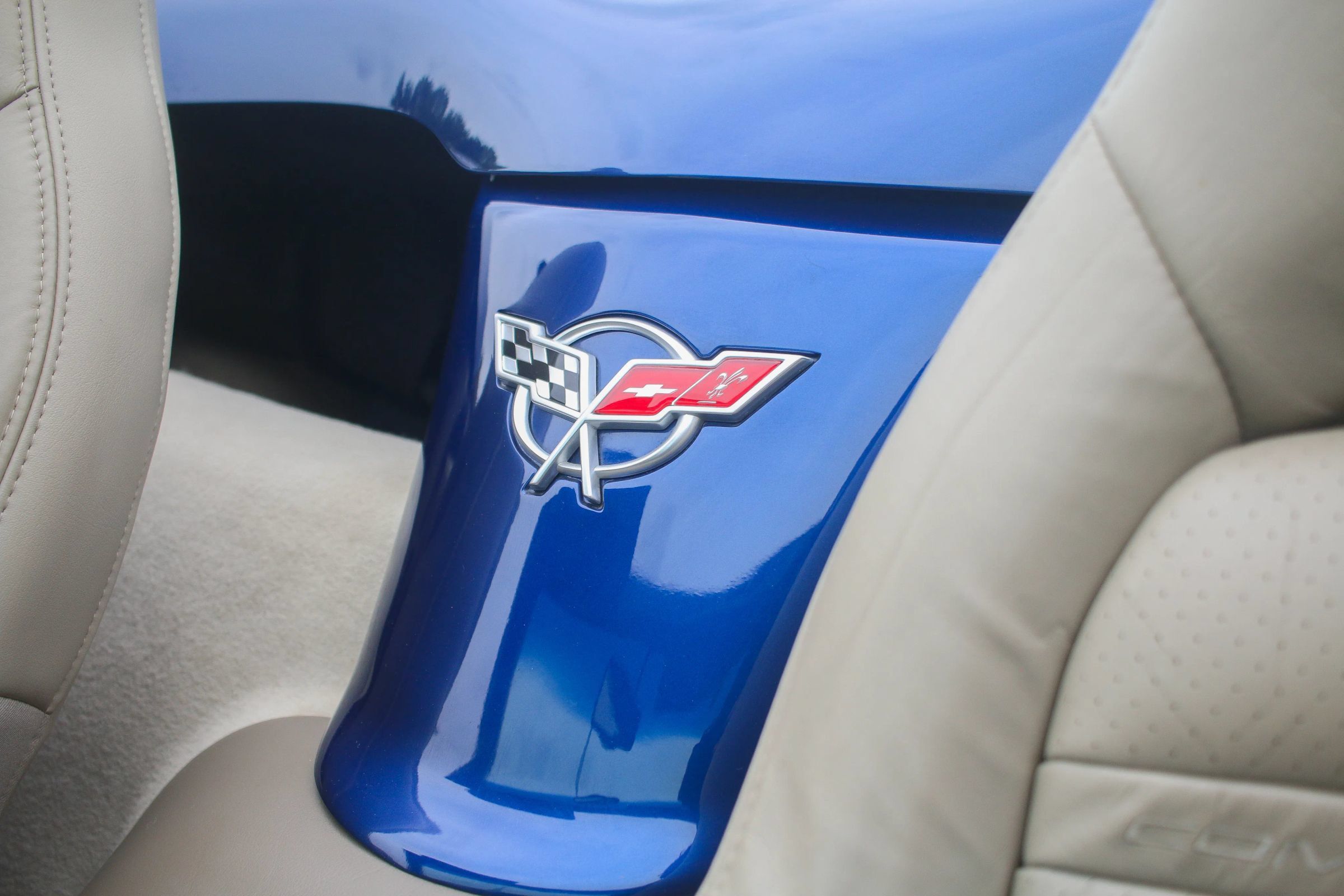 Used 2004 Chevrolet Corvette Convertible w/ Preferred Equipment Group RWD image 25