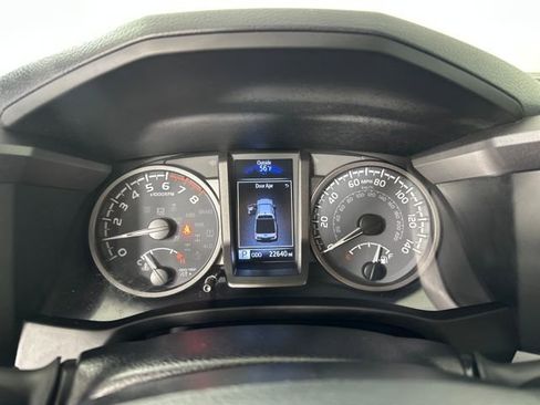 Used 2023 Toyota Tacoma TRD Off-Road image 17