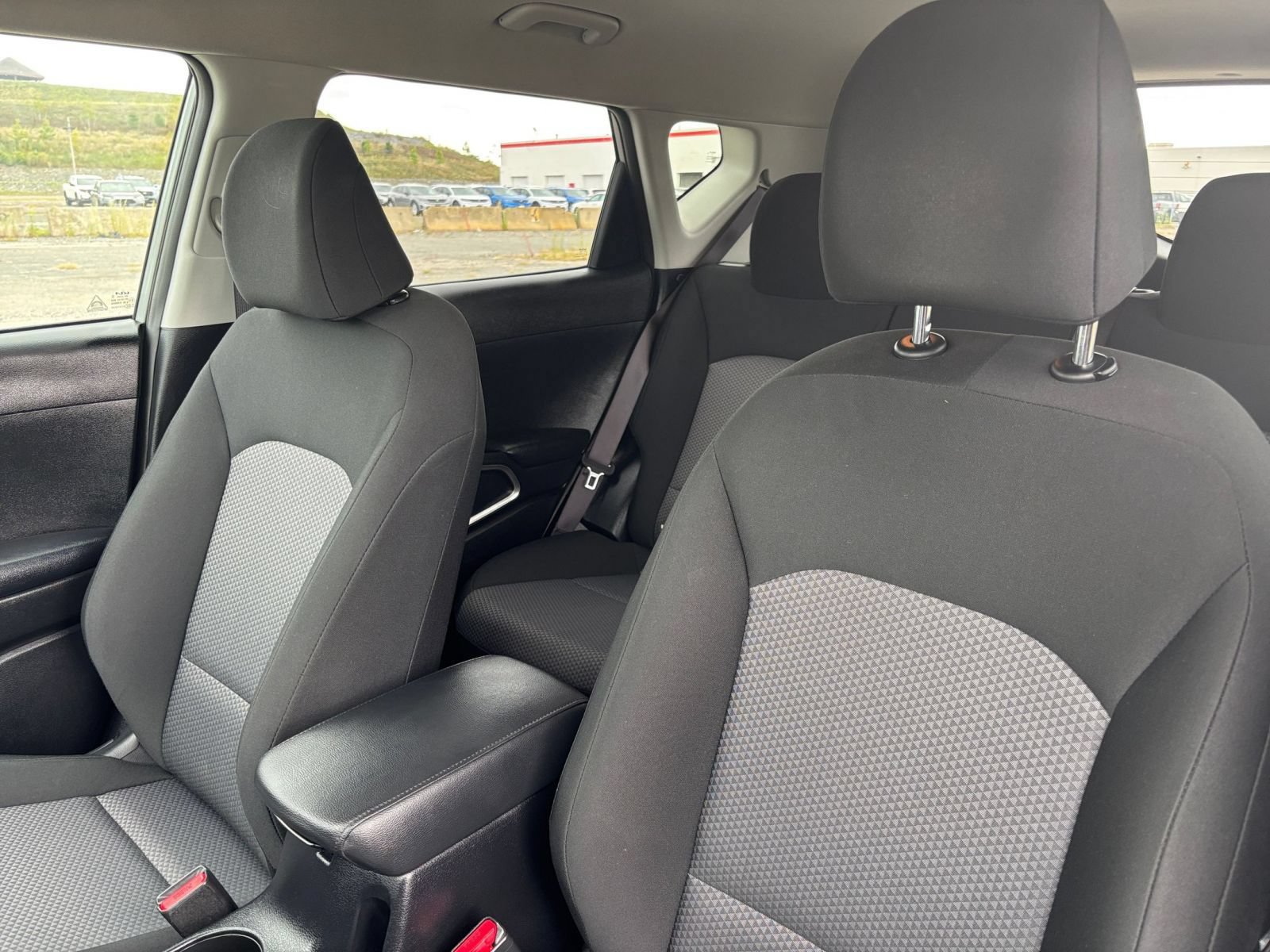 Used 2025 Kia Soul LX w/ LX Technology Package FWD image 31