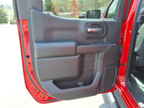 Certified 2025 Chevrolet Silverado 1500 Custom w/ Turbomax Blackout Package image 19