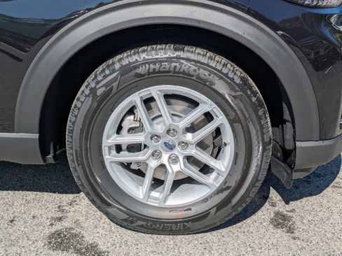 New 2026 Ford Explorer Active RWD image 6