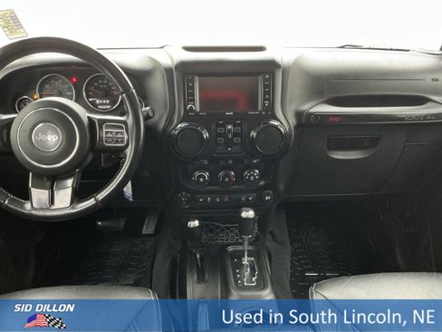Used 2015 Jeep Wrangler Unlimited Rubicon image 19