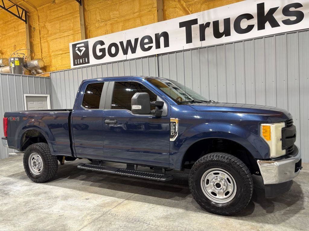Used 2017 Ford F250 XL w/ Power Equipment Group AWD/4WD image 3