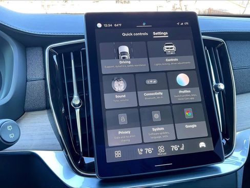 Used 2025 Volvo XC90 B5 Core w/ Protection Package Premier image 39