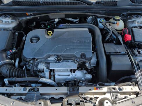 Used 2022 Chevrolet Malibu LT FWD image 17
