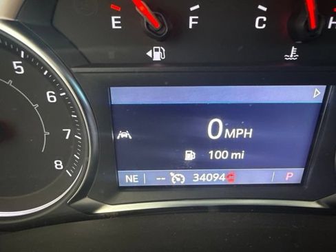 Used 2024 GMC Terrain SLT AWD/4WD image 5