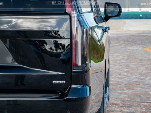 Used 2023 Cadillac Escalade ESV Luxury image 45