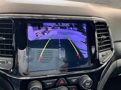 Used 2019 Jeep Grand Cherokee Altitude RWD image 20