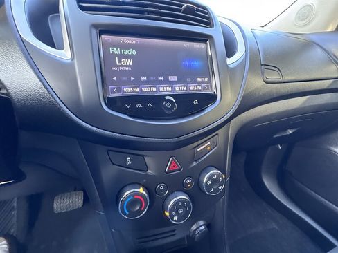 Used 2016 Chevrolet Trax LS image 18