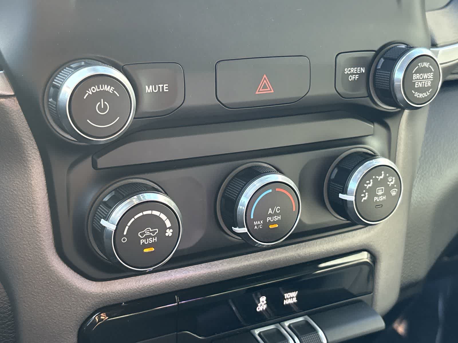 Used 2022 RAM 1500 Big Horn AWD/4WD image 23