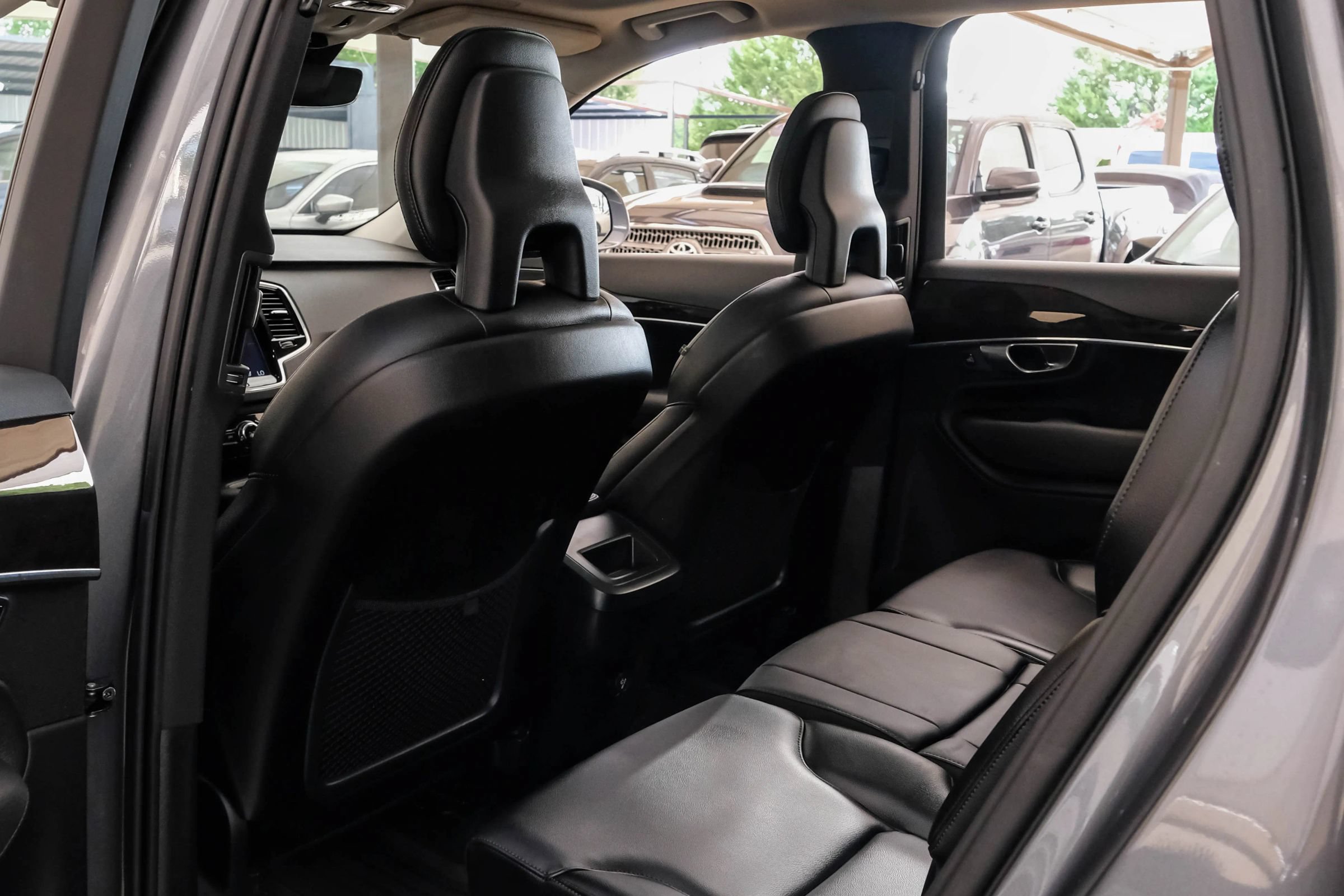 Used 2017 Volvo XC90 T5 Momentum w/ Vision Package FWD image 39