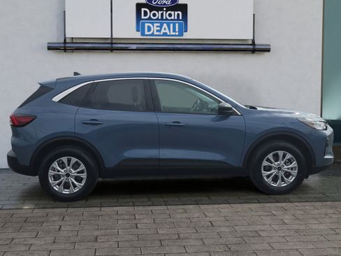 Used 2023 Ford Escape Active image 2