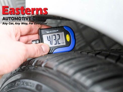 Used 2024 Chevrolet Malibu LT image 27