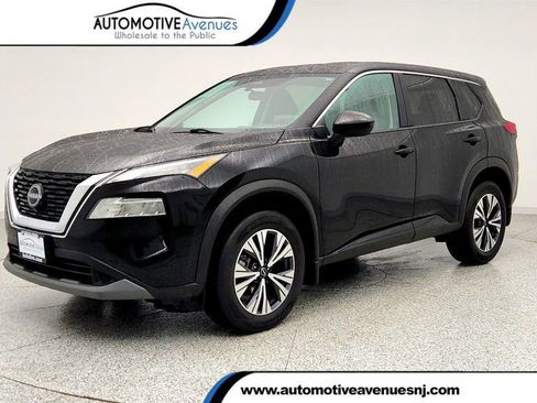 Used 2023 Nissan Rogue SV image 1