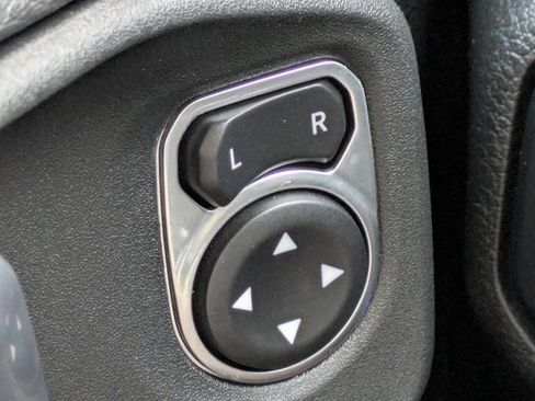 Used 2023 Jeep Wrangler Unlimited Sahara w/ Cold Weather Group AWD/4WD image 24