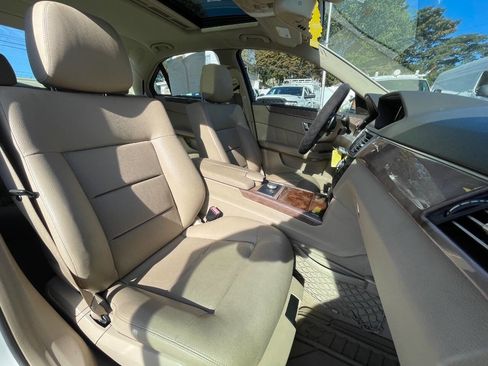 Used 2011 Mercedes-Benz E 350 4MATIC Sedan image 28