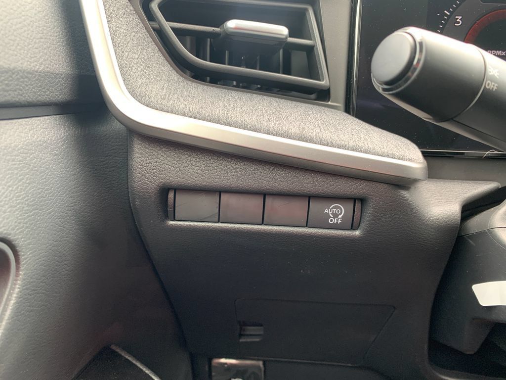 New 2026 Nissan Kicks SV w/ Cold Weather Package FWD image 17