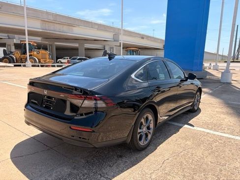 Used 2023 Honda Accord EX image 6