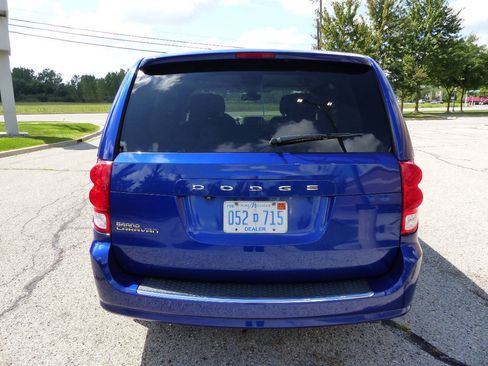 Used 2019 Dodge Grand Caravan SE FWD image 8