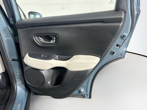 Used 2023 Honda HR-V LX image 27