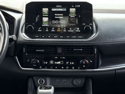 Used 2021 Nissan Rogue Platinum image 16