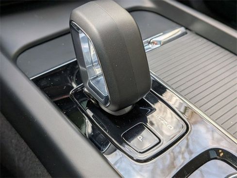 Certified 2023 Volvo XC60 B5 Core w/ Climate Package image 19