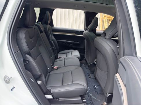 Used 2025 Volvo EX90 Ultra AWD/4WD image 38