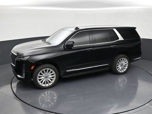 Used 2024 Cadillac Escalade Luxury RWD image 12