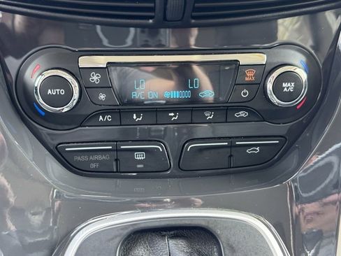 Used 2013 Ford C-MAX SEL image 25