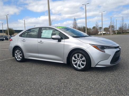 Certified 2025 Toyota Corolla LE image 2