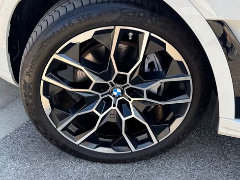 Certified 2024 BMW X7 xDrive40i w/ M Sport Package image 7