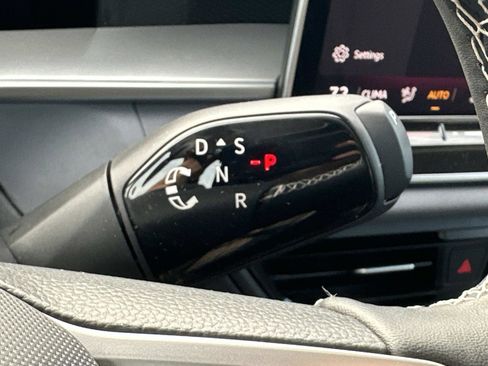 New 2026 Volkswagen Tiguan SE image 25