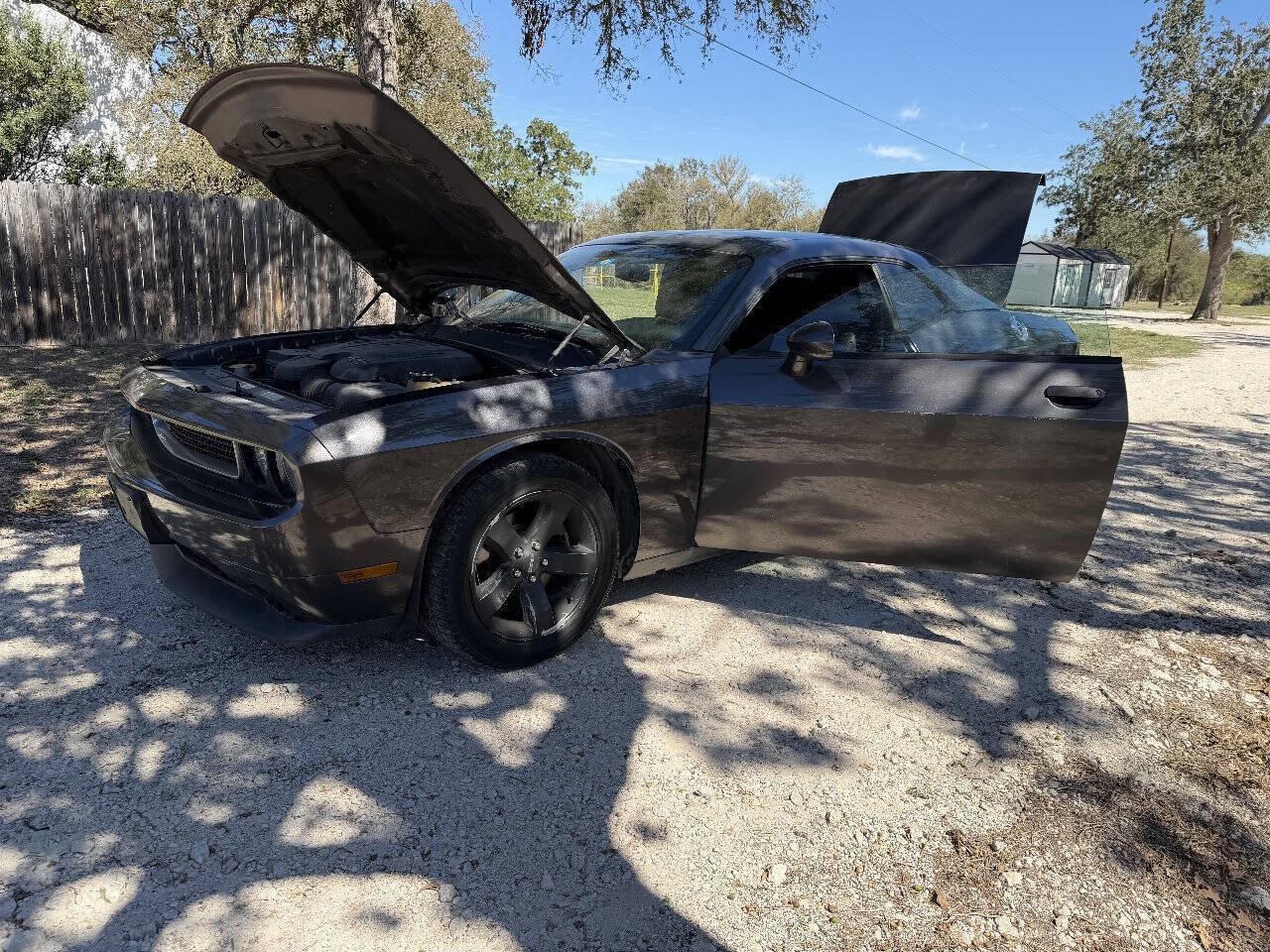 Used 2013 Dodge Challenger SXT RWD image 15