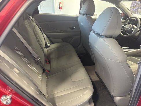 Used 2024 Hyundai Elantra SEL image 18