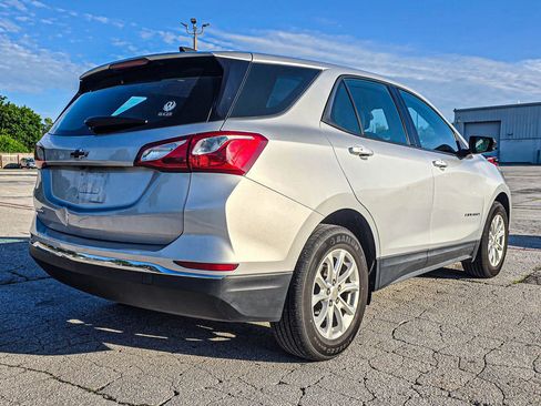 Used 2018 Chevrolet Equinox LS FWD image 6