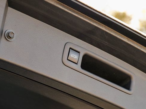 Used 2022 Toyota Highlander XLE image 66