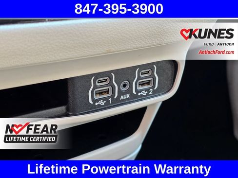 Used 2023 Chrysler Pacifica Touring-L FWD image 41