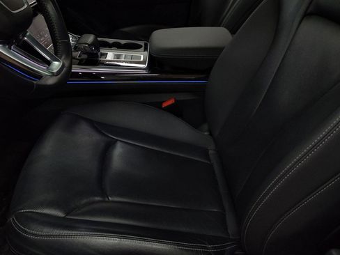 Used 2019 Audi Q8 Premium Plus w/ Premium Plus image 13
