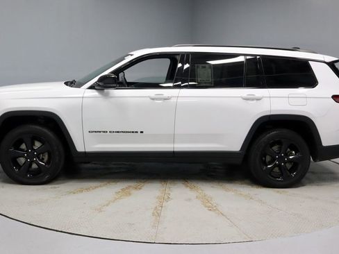 Used 2023 Jeep Grand Cherokee L Laredo AWD/4WD image 8